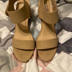 super cute heels you can dress them up or down (leather) worn only once